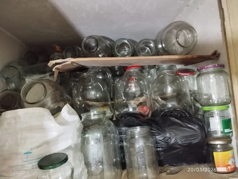 Har xil turdagi 0.5, 1 , 2, 3 litr bonkalar bor. Arzonga