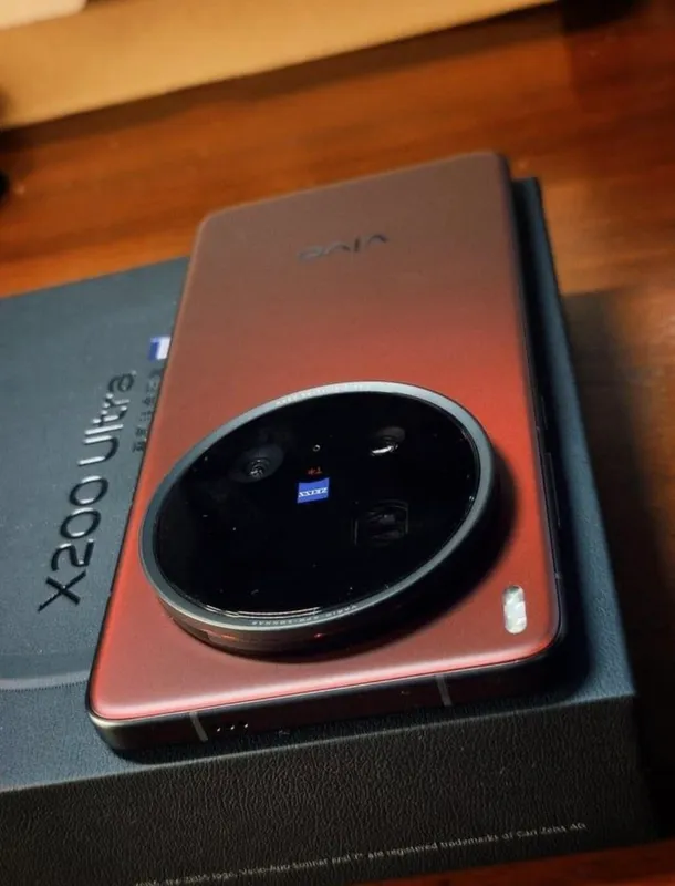 VIVO X 200 ULTRA 12+12x256 б/у 750 $
