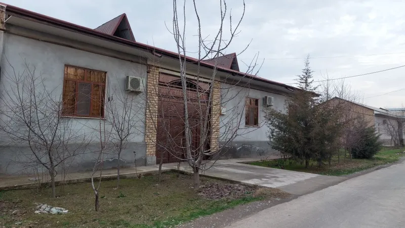 Uy sotiladi. Jizzax shaxar O'ratepalik maxallasi — фото 2