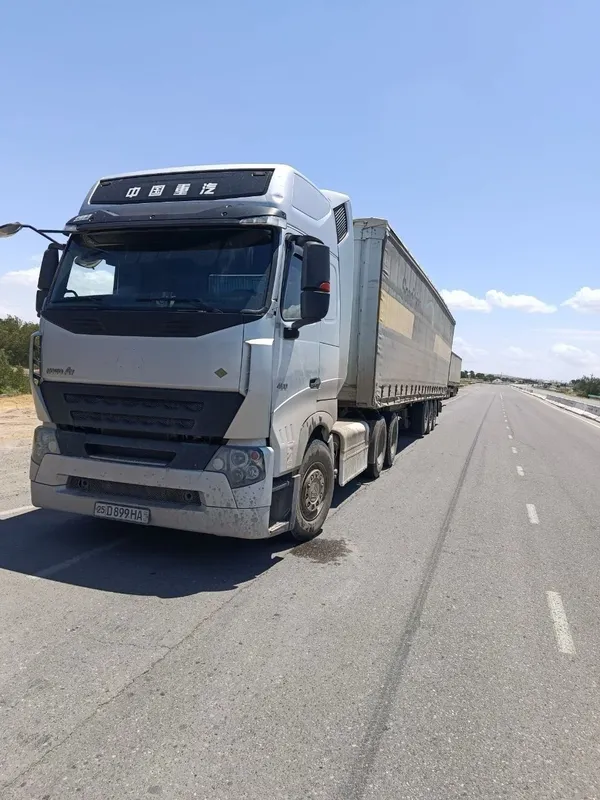 HOWO A7 + KRONE Прицеп Сотилади Йили: 2021 га / прицеп 2010 йил — фото 1