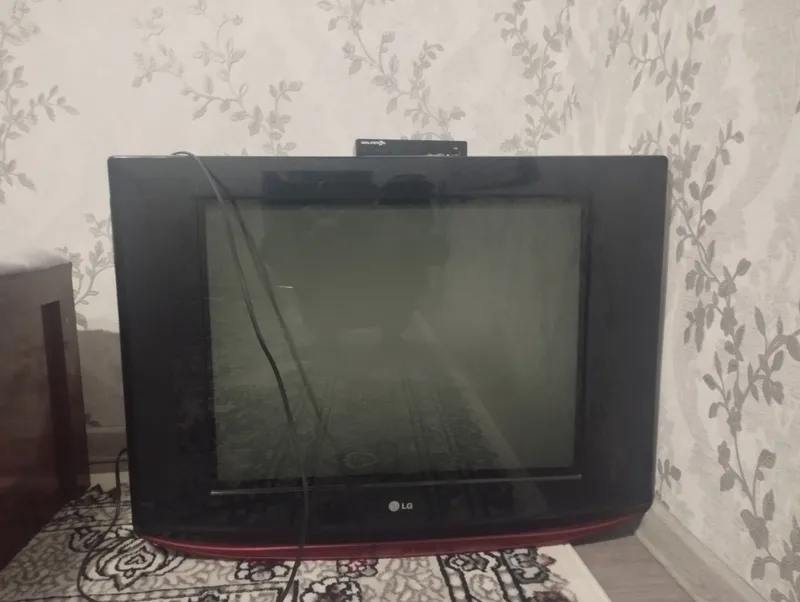 Televizor LG soyiladi 72 sm