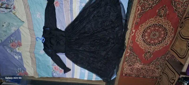 Vecherni kuylak 1 ta tuyga kiyilgan — фото 1