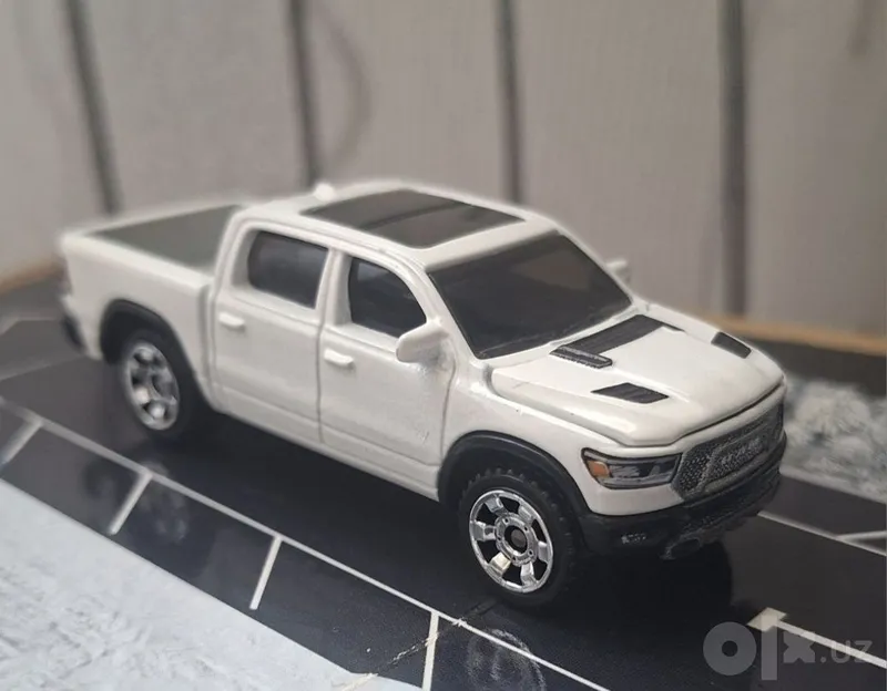 Продам Hot Wheels сильвер, мэйнлайн и Blokees Transformers 6 Продам Hot Wheels сильвер, мэйнлайн и Blokees Transformers 6