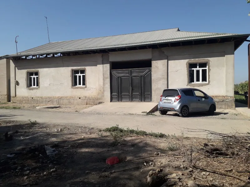 Hovli yer uchaska Hovli yer uchaska