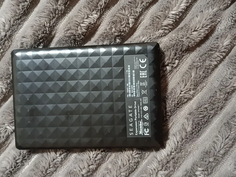 Продам внешний жесткий диск Seagate — фото 1