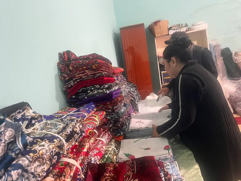 Korpa, yostiq nalichkalari va prastinalar sotiladi