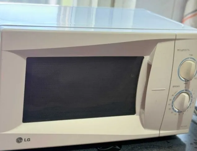 Мировалновка LG работает отлично 2 Мировалновка LG работает отлично 2