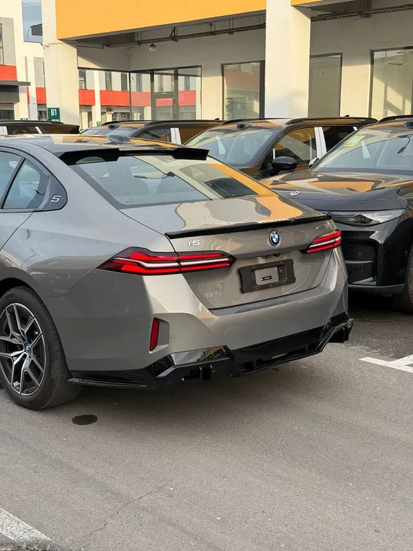 BMW i5 35L full option — фото 1 BMW i5 35L full option — фото 1