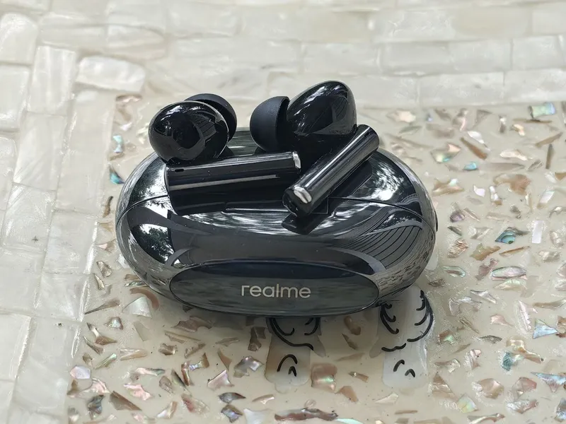realme Buds Air 5 Pro — фото 1