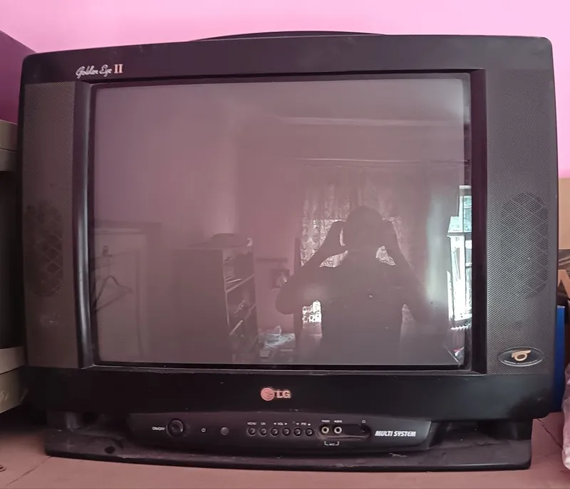 Продаётся телевизор LG Golden Eye II