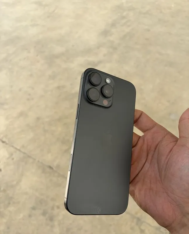 Iphone 16pro max srochna sotiladi 2 Iphone 16pro max srochna sotiladi 2