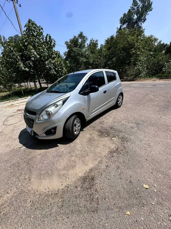 Spark avtomobili 1 Spark avtomobili 1