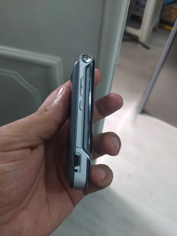 Knopkali telefon Motorola K1M Perfectum — фото 3