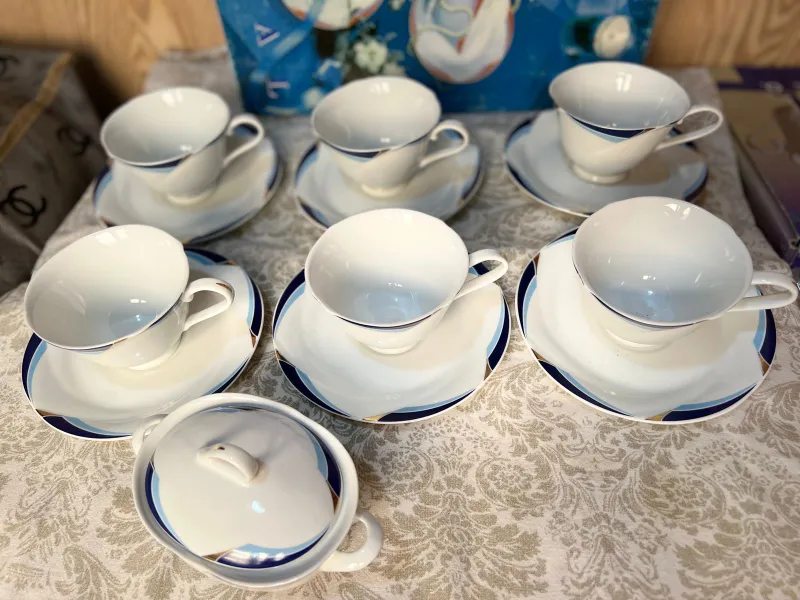 Фарфоровый иранский чайный сервиз Royal Porcelain — фото 1