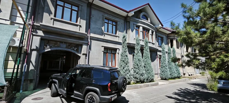 Katta Hasanboyda fayzli hovli sotiladi 6 sotix 1 Katta Hasanboyda fayzli hovli sotiladi 6 sotix 1