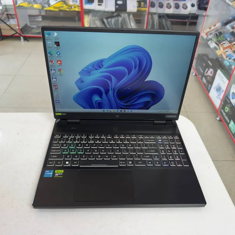 ACER PREDATOR core i5-13500HX DDR5 16/512GB SSD RTX 4050-6GB