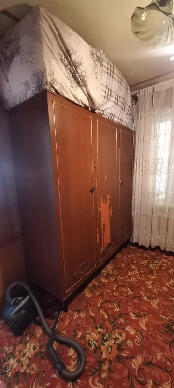 Продаётся шкаф 2шт,кровать 2шт, тримо 2шт 1