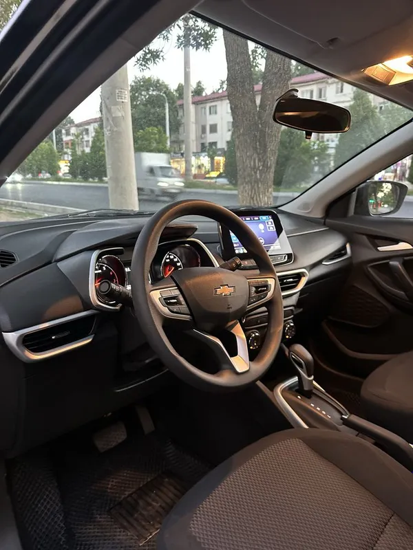 Tracker 2 LS 2025 год 6 Tracker 2 LS 2025 год 6