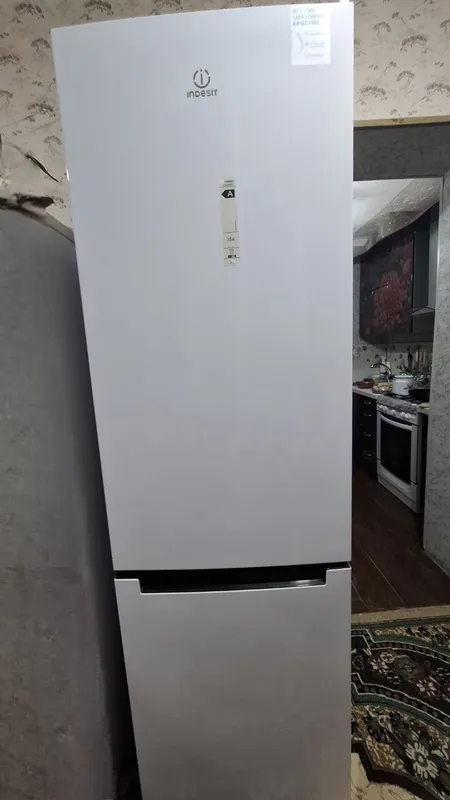 Indesit xolodilnik sotiladi