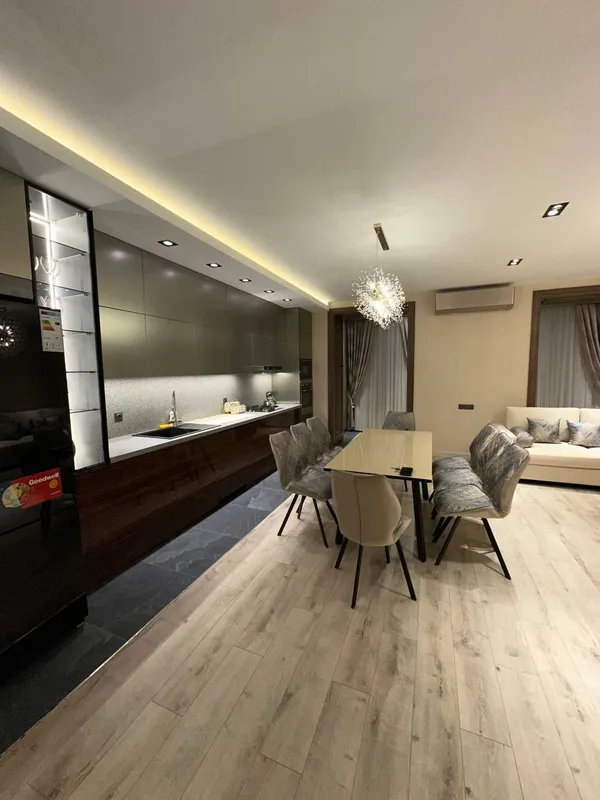 продается банк.кв 3/1/4 в ул. Ген.Узаков 2 продается банк.кв 3/1/4 в ул. Ген.Узаков 2
