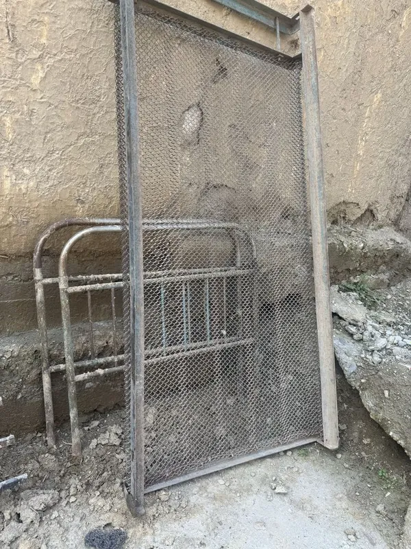 Simli karavat. Yaxwi holatda