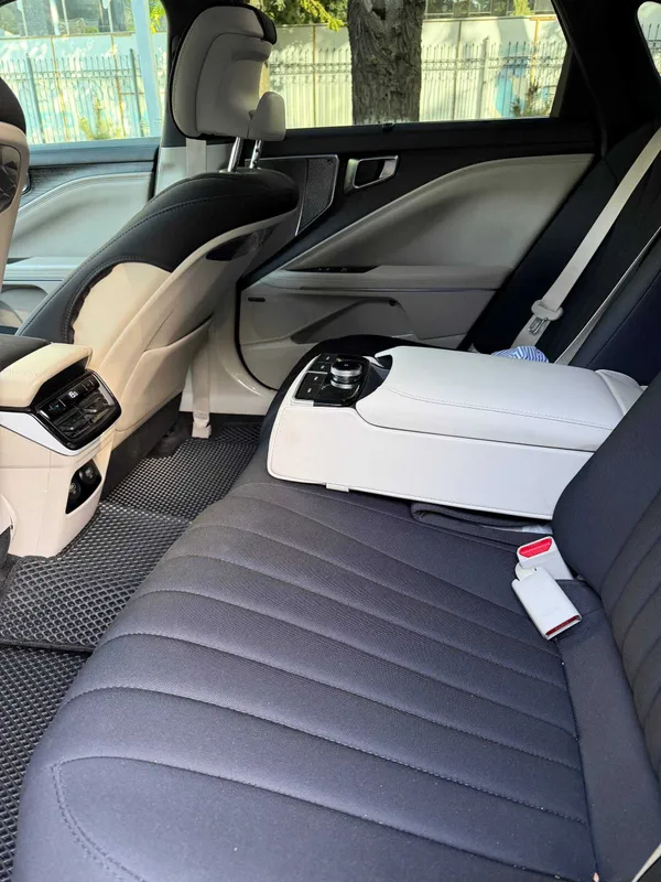 Kia k8 с пробегом 39000 маш чистая шумка, бронь пленка, Michelin балон 5 Kia k8 с пробегом 39000 маш чистая шумка, бронь пленка, Michelin балон 5