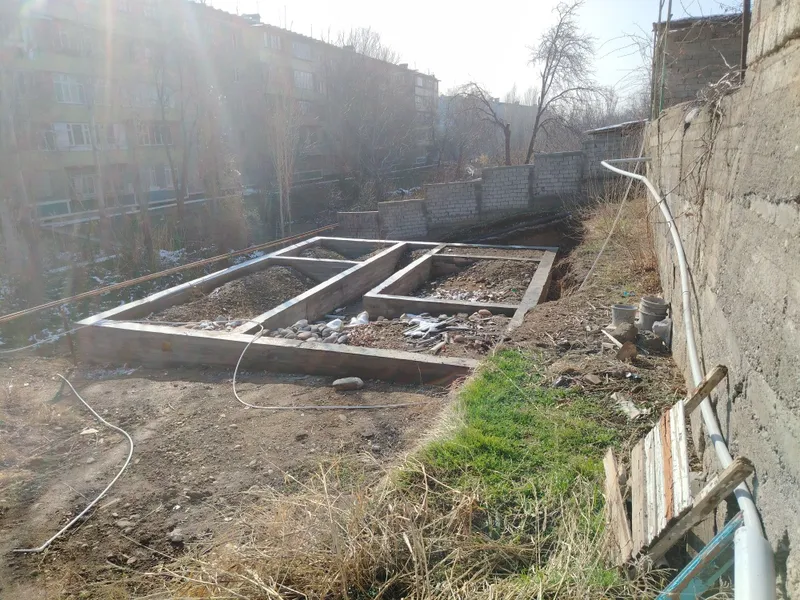 Yer sotiladi kadastrlari bor ozimiki