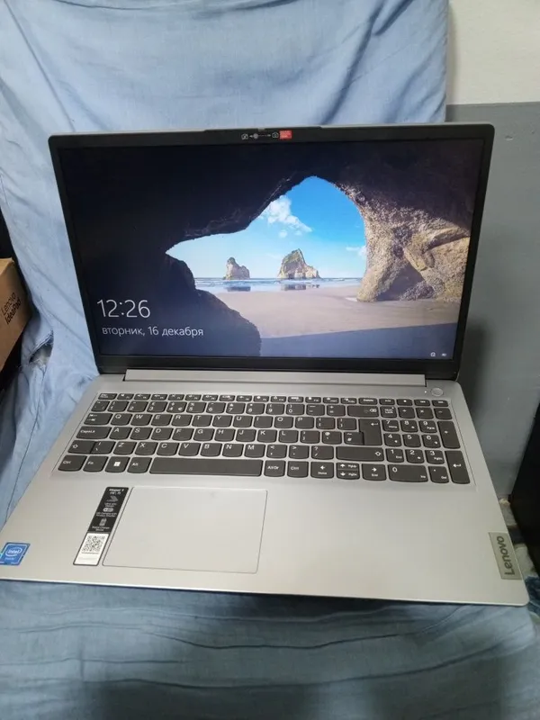 Lenovo V14 xolati yangi yangi kredit toʻlash maqsadida sotilyapti