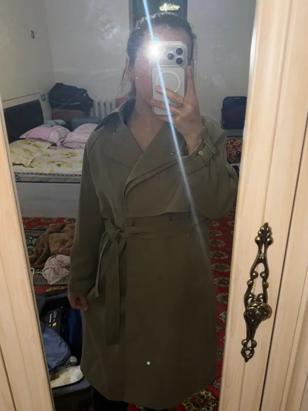 Ayollar uchun zamonaviy trench-plash sotiladi 3