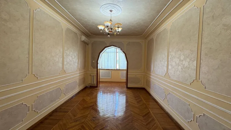 3-комнатная квартира, 110 м², 5/5, метро Космонавтов