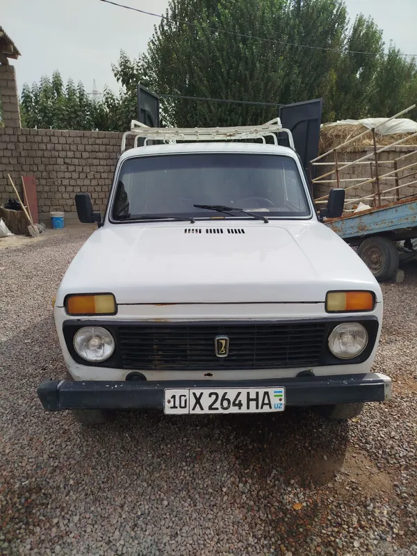 Niva sotiladi pritsepi bilan