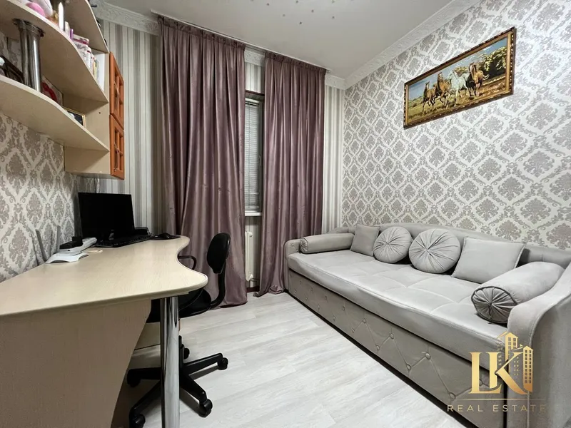 Продаётся 3-комнатная квартира 3/8/9 с французской планировкой 3