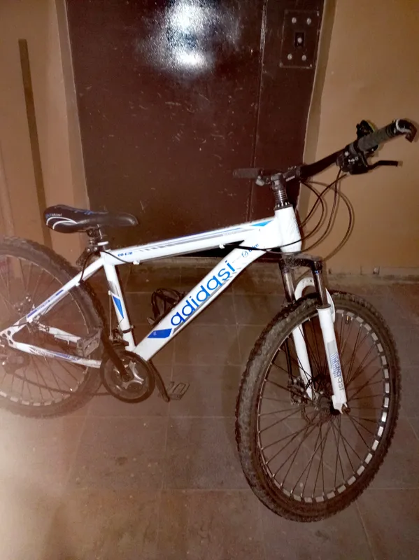 velosiped Adidas kanpaniyasi