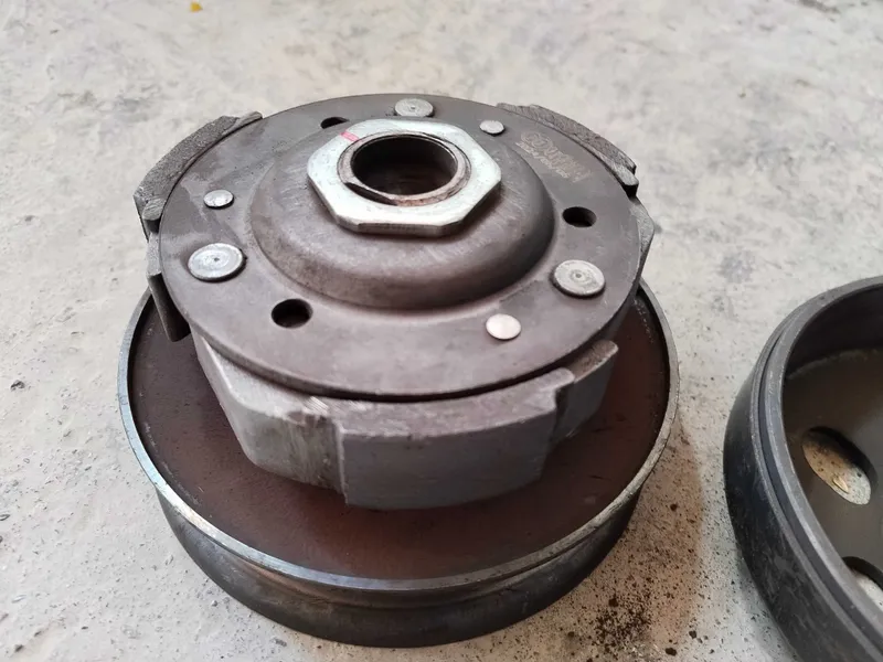 Skuter uchun variator stepleniya, va komutator sotiladi. 2 Skuter uchun variator stepleniya, va komutator sotiladi. 2