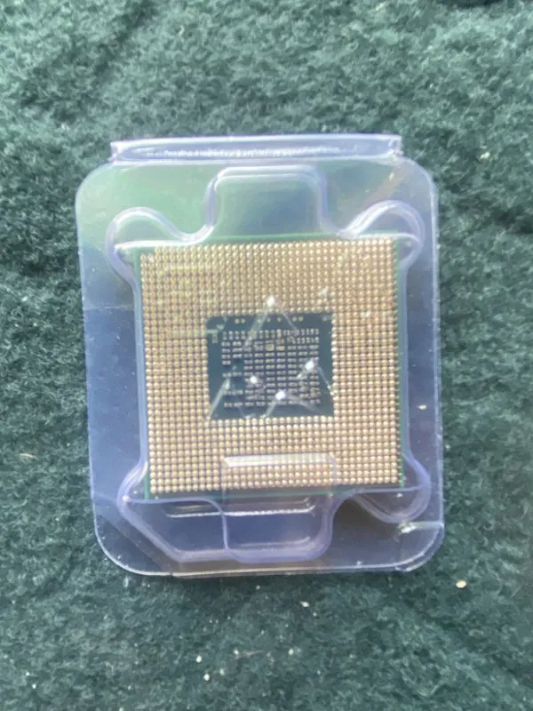 Intel Core i5-2430M 2.4–3.0 ГГц, 2 ядра / 4 потока, Socket G2 2 Intel Core i5-2430M 2.4–3.0 ГГц, 2 ядра / 4 потока, Socket G2 2