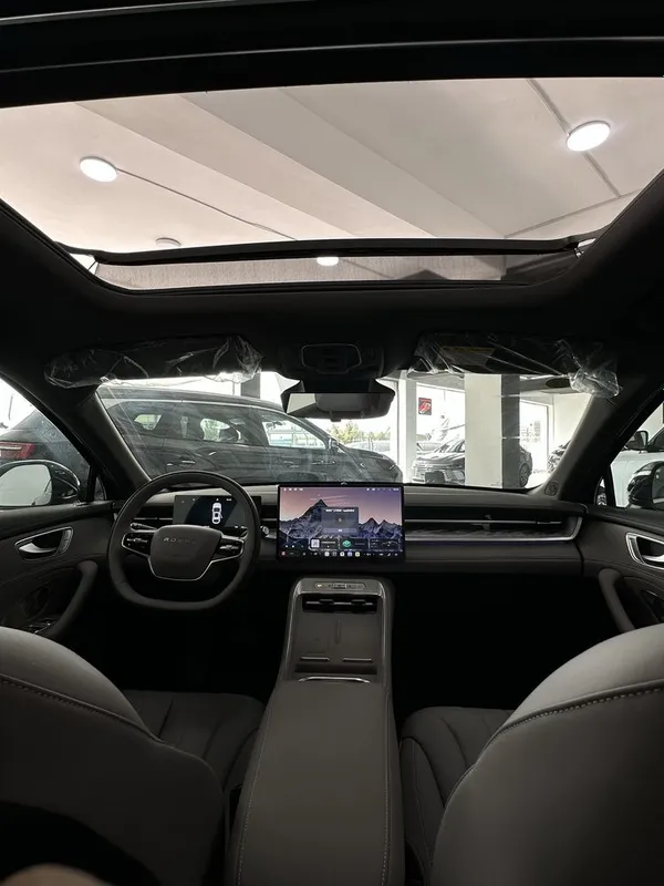 Roewe m7 gibrit 2.050 km — фото 6
