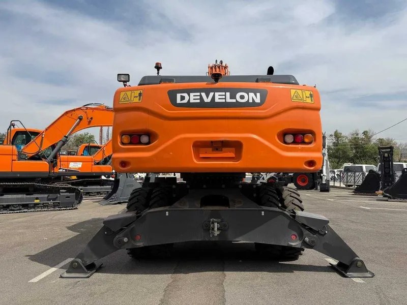 Develon DX210 Made in Korea 3 Develon DX210 Made in Korea 3