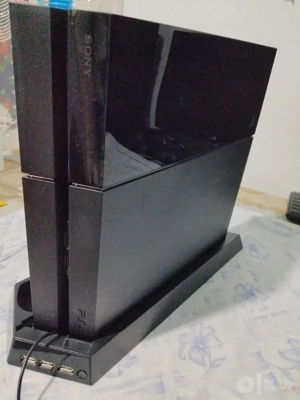 PlayStation 4 o'yinlari bilan 1 PlayStation 4 o'yinlari bilan 1