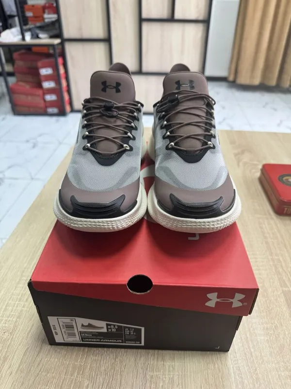 Under Armour Nova