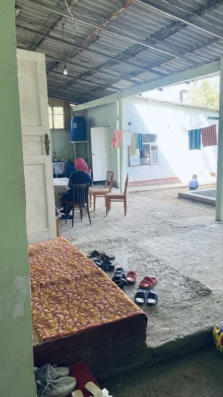 Uchastok sotiladi 11 sotix 5 ta honasi bor — фото 1