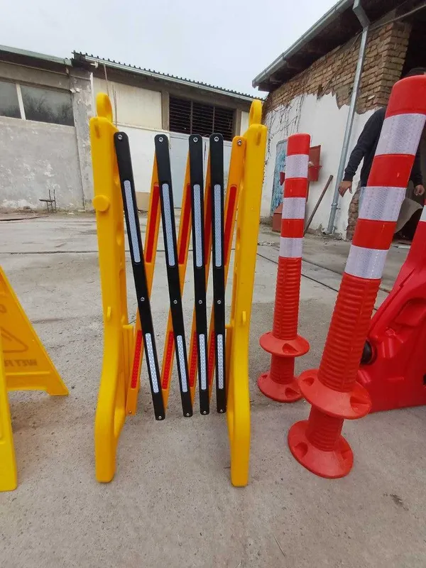 Жёлтые переносные ограждения “No Entry” / дорожные барьеры, пластиковы — фото 4