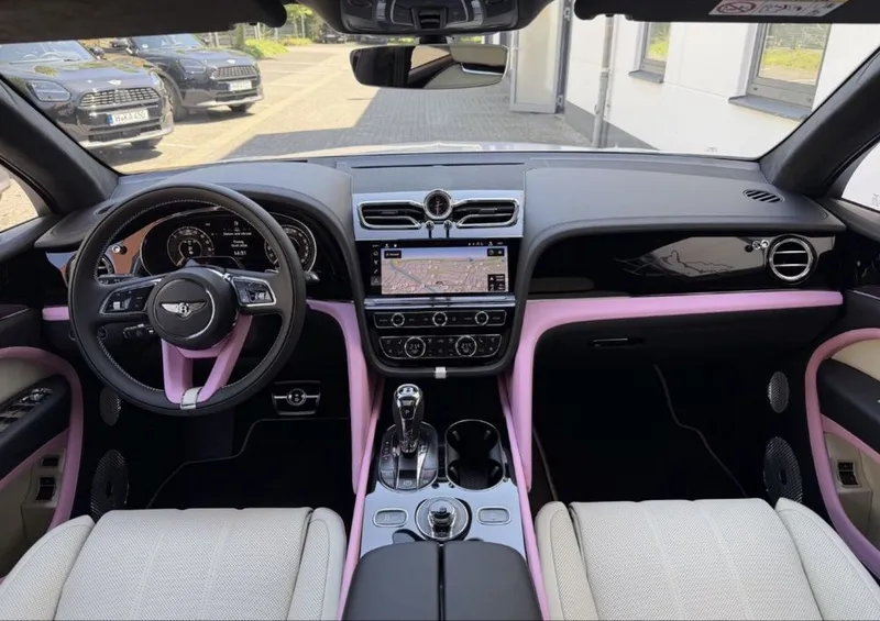 Bentley Bentayga Hybrid Artenara Edition 8 Bentley Bentayga Hybrid Artenara Edition 8