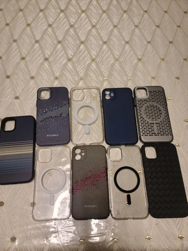 Iphone 11 uchun akuratni tutilgan chexollar