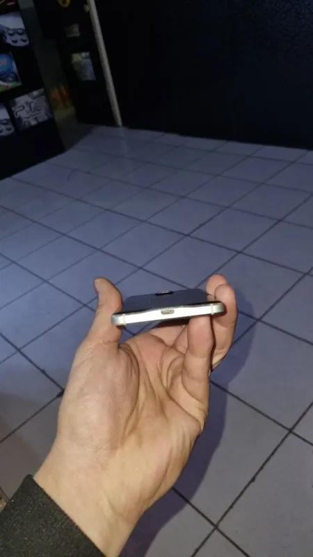 Samsung alfa yaxshi holatda 5 Samsung alfa yaxshi holatda 5