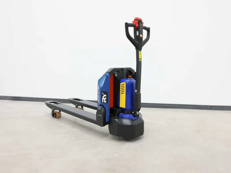Транспалет/Гидравлическая тележка с электроприводом ROYAL FORKLIFT P15 — фото 2