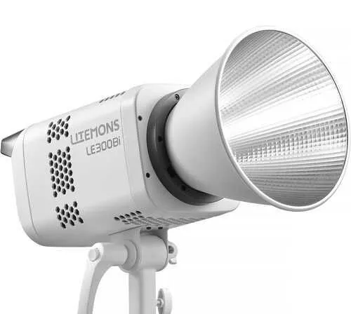 Godox Litemons LE300Bi. Гарантия, 12 месяцев с момента покупки. 3 Godox Litemons LE300Bi. Гарантия, 12 месяцев с момента покупки. 3