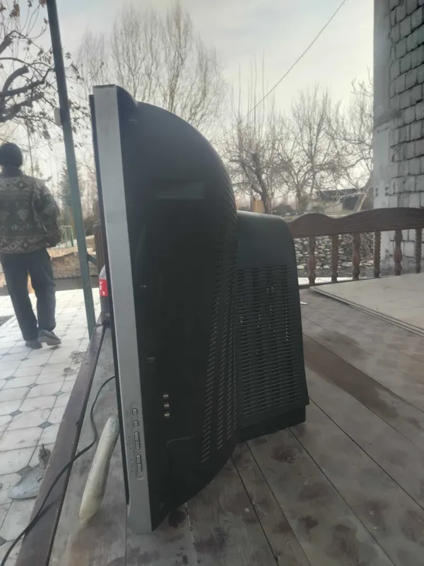 Телевизор LG монитор — фото 1