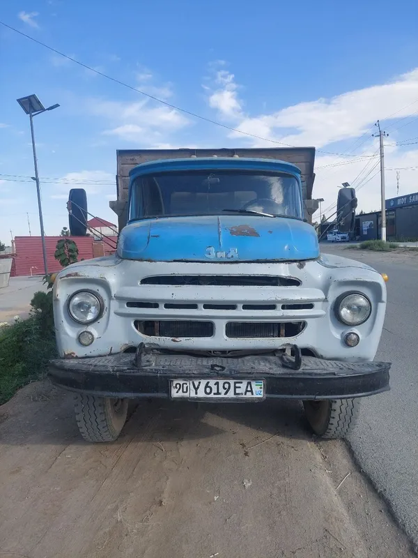 Zil 130 sotiladi