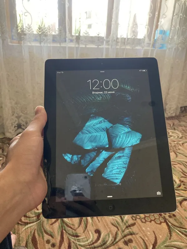 Srochna sotiladi iPad 1