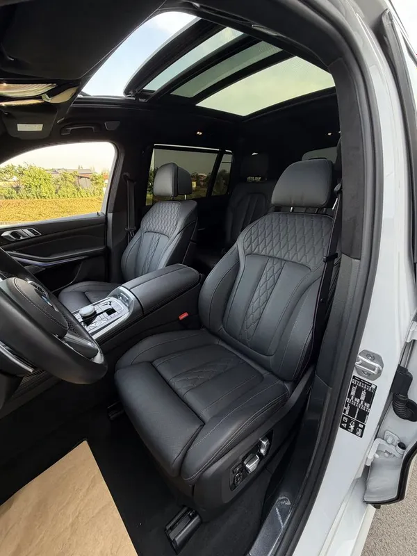 BMW X7 M60i xDrive 4 BMW X7 M60i xDrive 4